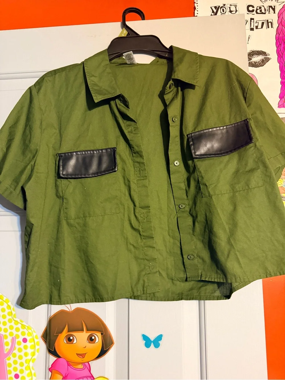 Girls' Olive Green Short Sleeve Button-Down Shirt with Black Pocket Trim